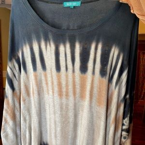 River + Sky fun tie dye flowly shirt